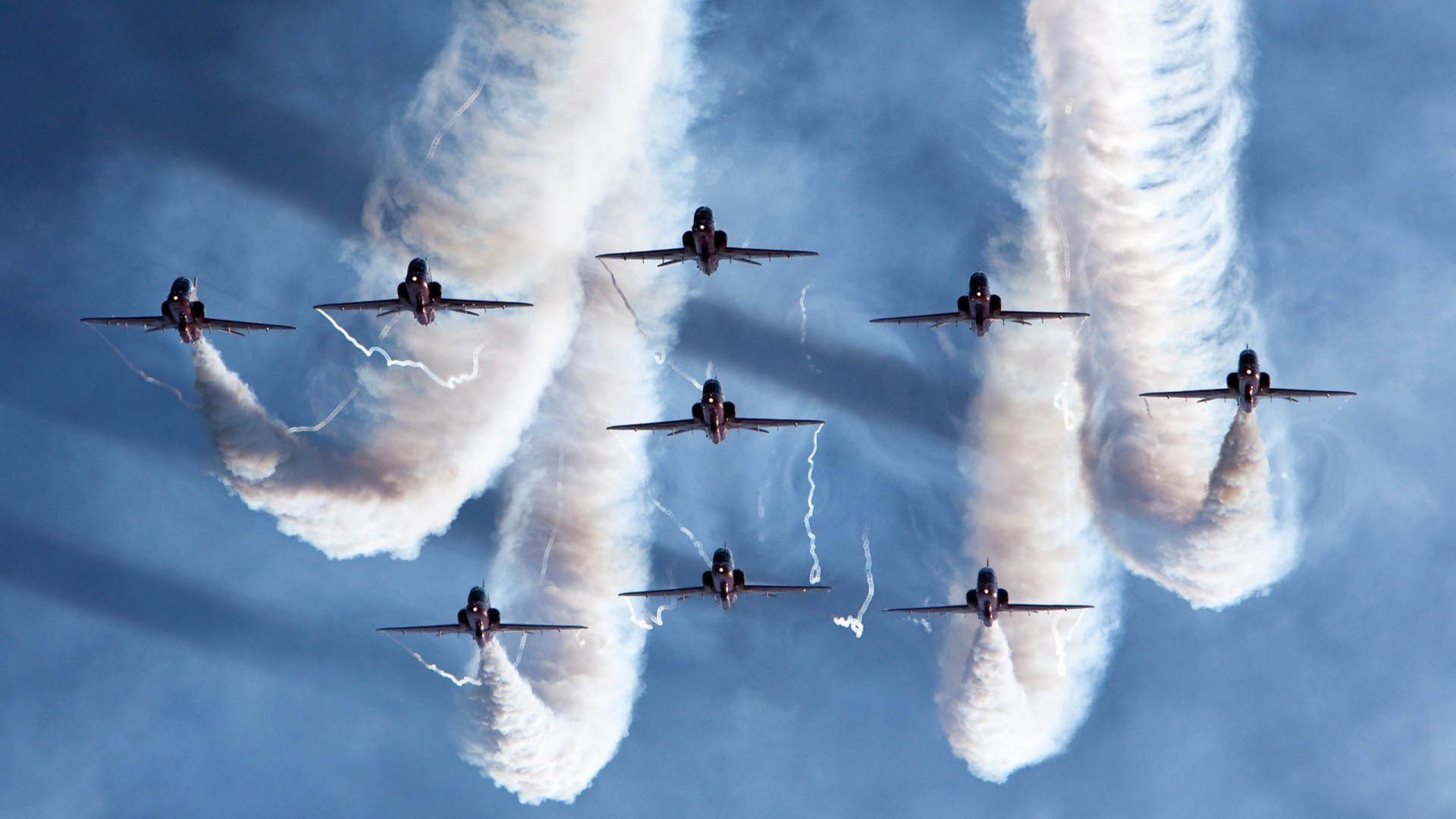 kaiyun网站-王者归来：那些曾经沉寂后重返赛场的传奇车手，王者归来传奇手游官网