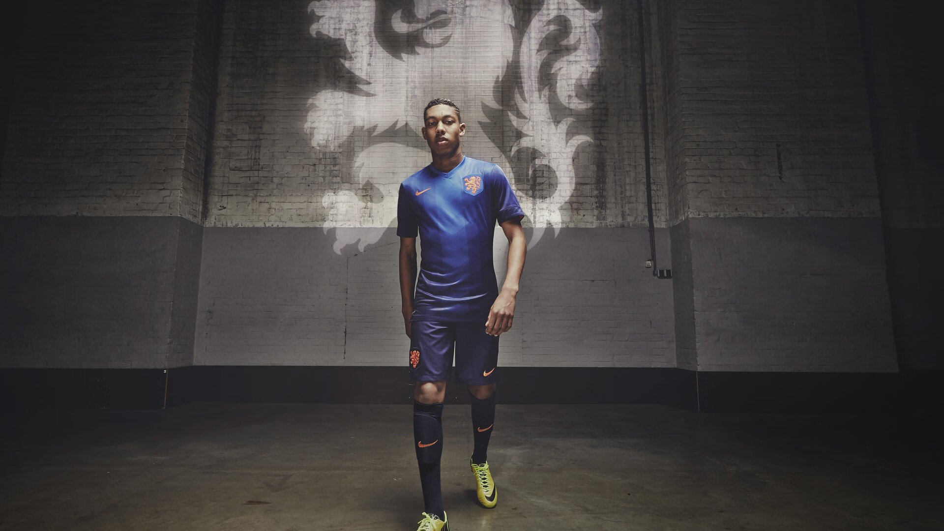 kaiyun网站-美因茨主场失球，德甲保级前景一片迷茫，美因茨队主客场球衣